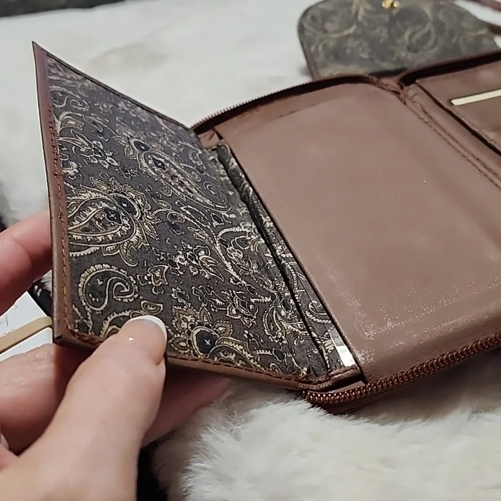 MICHAEL STEVEN'S  CROSSBODY EXPANSION BAG. - Picture 5 of 8